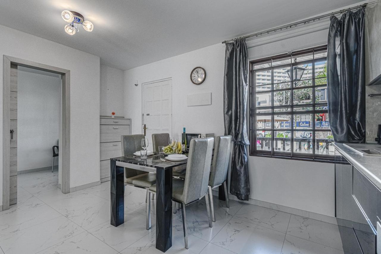 Amazing 3 Bedroom Apartment On The First Line Of The Best Las Americas Beach, Air Conditioner And Terrace Ocean View Playa de las Americas  Esterno foto