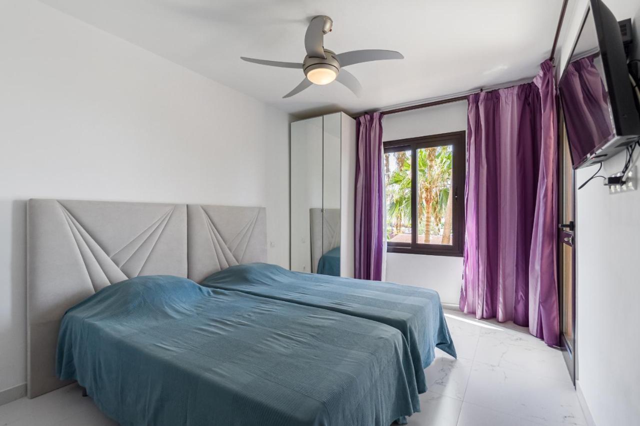 Amazing 3 Bedroom Apartment On The First Line Of The Best Las Americas Beach, Air Conditioner And Terrace Ocean View Playa de las Americas  Esterno foto
